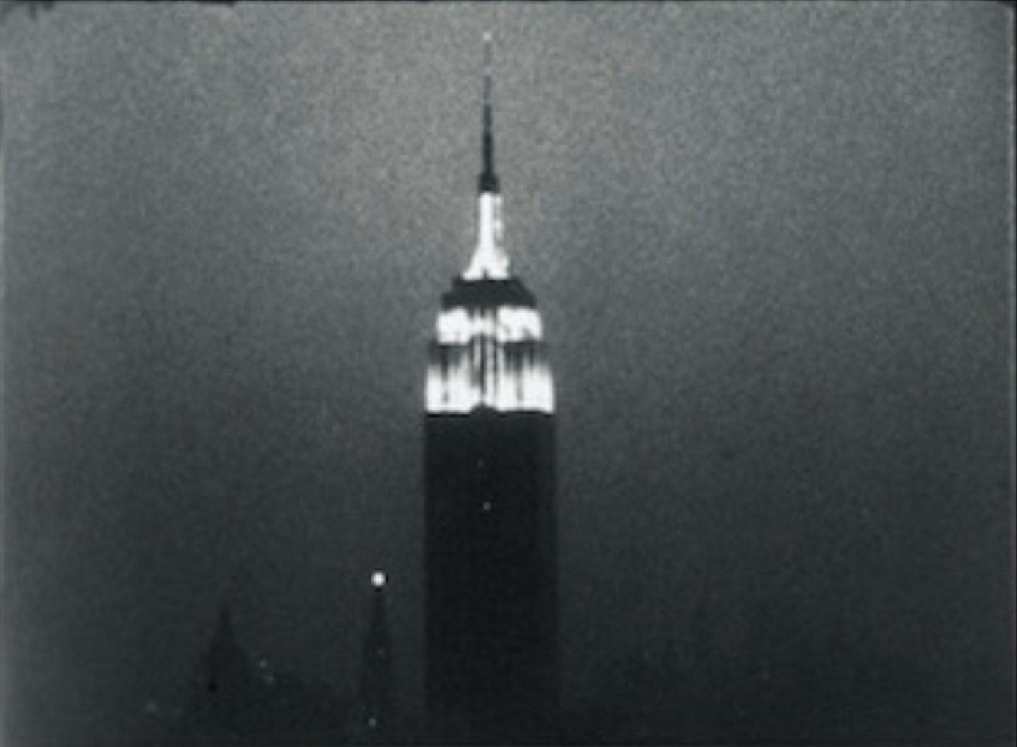 Fotograma do filme Empire, de Andy Warhol